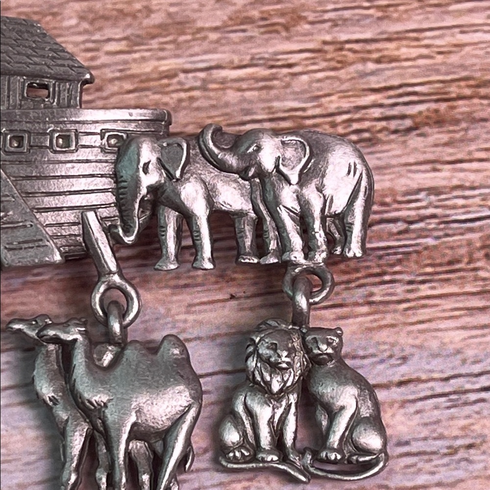 JJ Silver Noah's Ark Animal Brooch - Picture 7 of 10